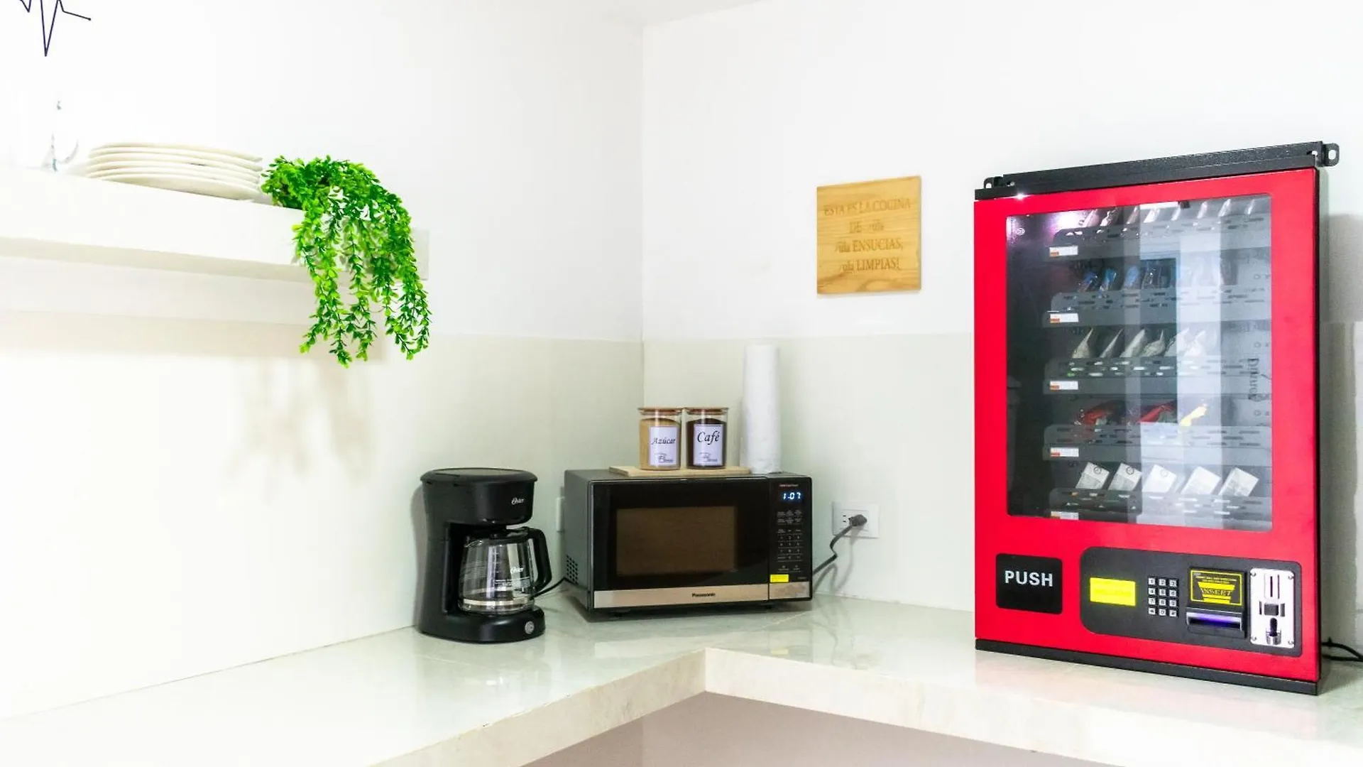 Beautiful And Bright Apt 7 With Balcony Near Miraflores Città del Guatemala Guatemala